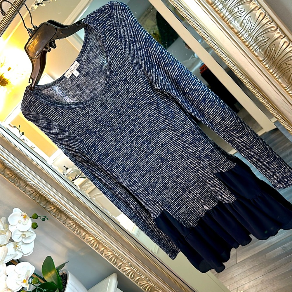Moa moa  size small long sleeve shirt